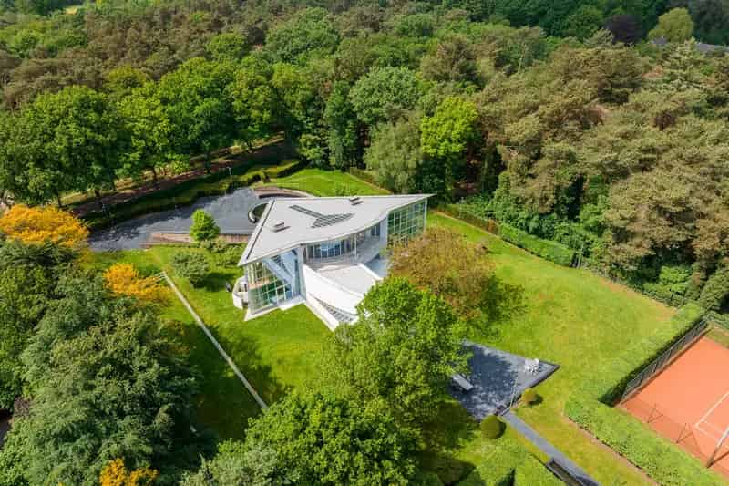 Luxe Villa te Koop Tilburg 840m² Zwembad Tennisbaan