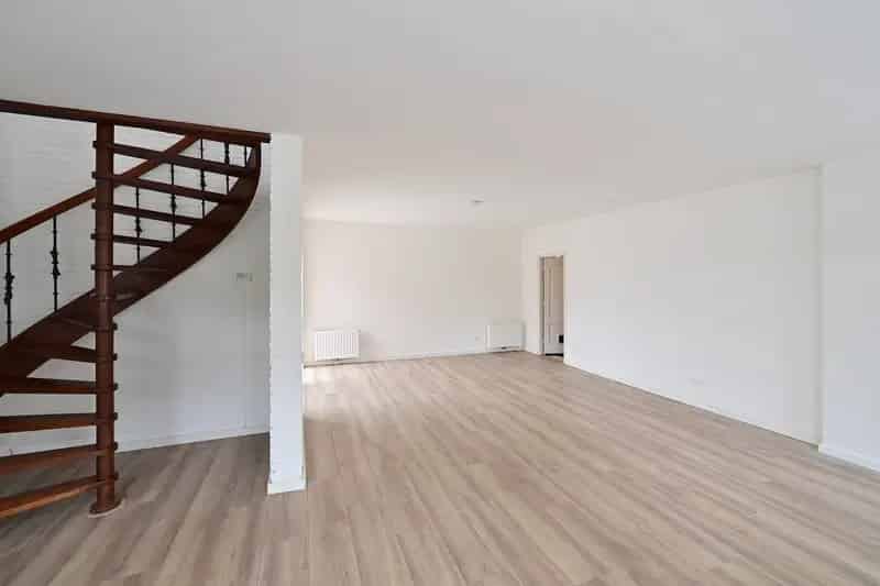 Huis te koop Bussum: Ruim woonhuis met souterrain en bijgebouw