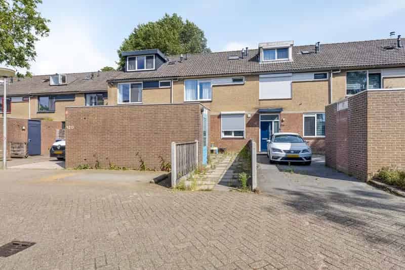 Tussenwoning 4 slaapkamers Spijkenisse