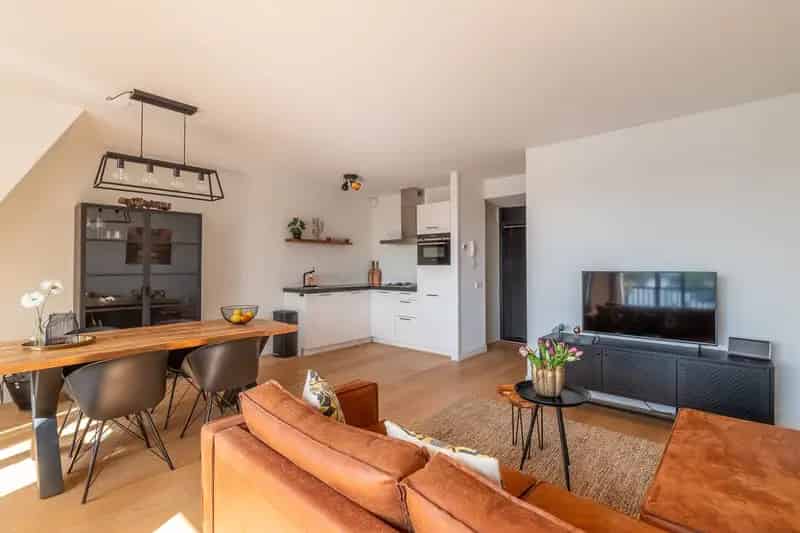 Appartement te koop Zaandam: Licht & Instapklaar met Zaanzicht
