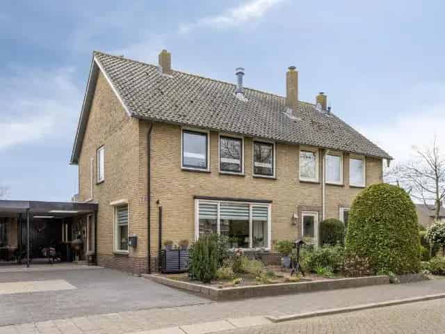 Ruime Twee Onder Een Kapwoning Bunschoten Spakenburg