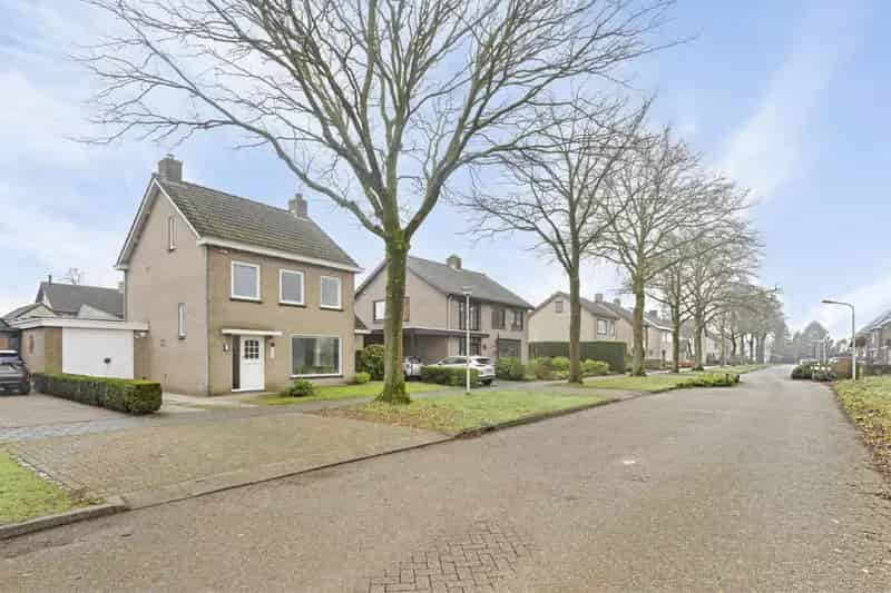 Ruime Vrijstaande Woning te Koop in Rucphen