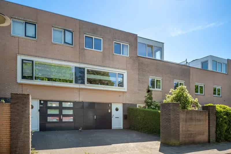 Instapklare Tussenwoning Deventer 5 Slaapkamers Tuin