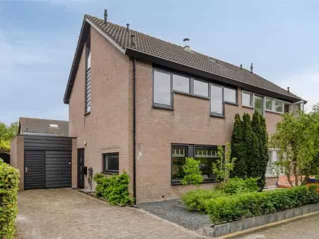 Ruime gezinswoning te koop Ouddorp Spreeuwenstein
