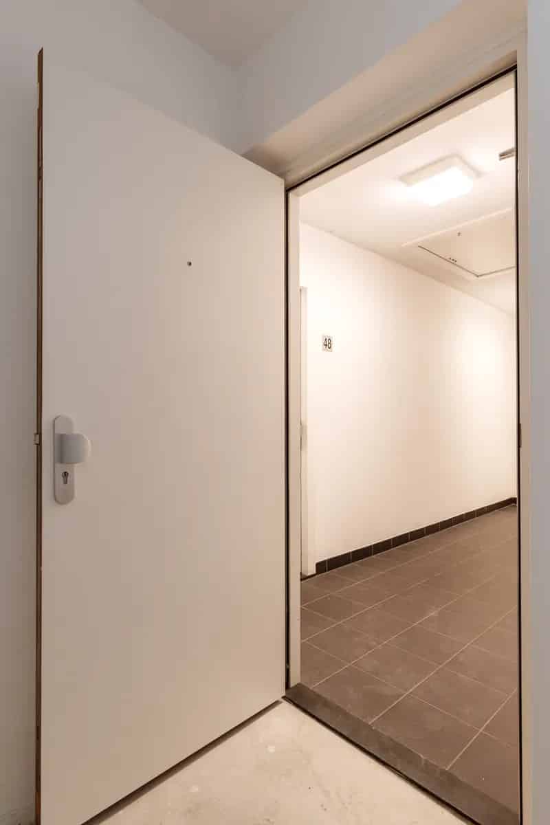 3 Kamer Appartement 83m2 Nieuwe Keuken Balkon Parkeerplaats