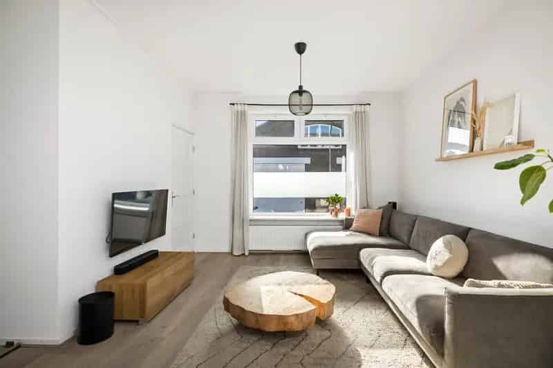 Huis te Koop Deventer: Ruime Tussenwoning met Tuin