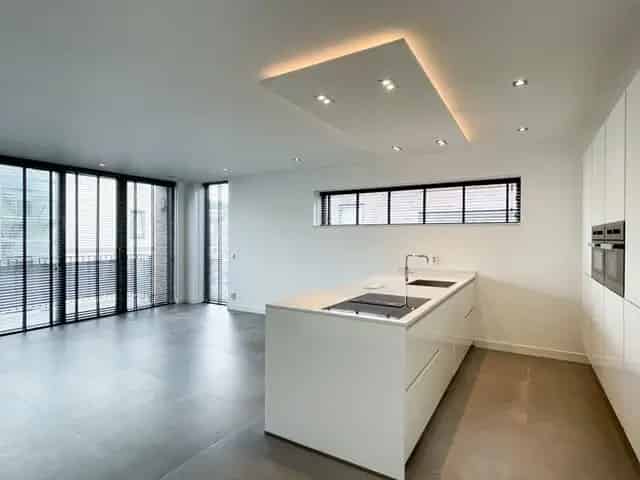 Portiekflat 83m2 te huur in Almere 3 kamers
