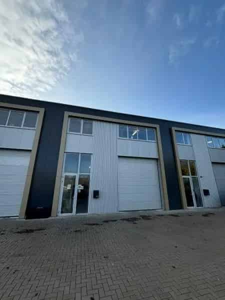 Bedrijfshal te huur Elst 250m² - Kantoor - Energielabel A