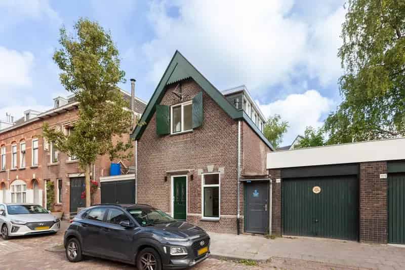 Gerenoveerd woonhuis Vlaardingen 2 slaapkamers patio