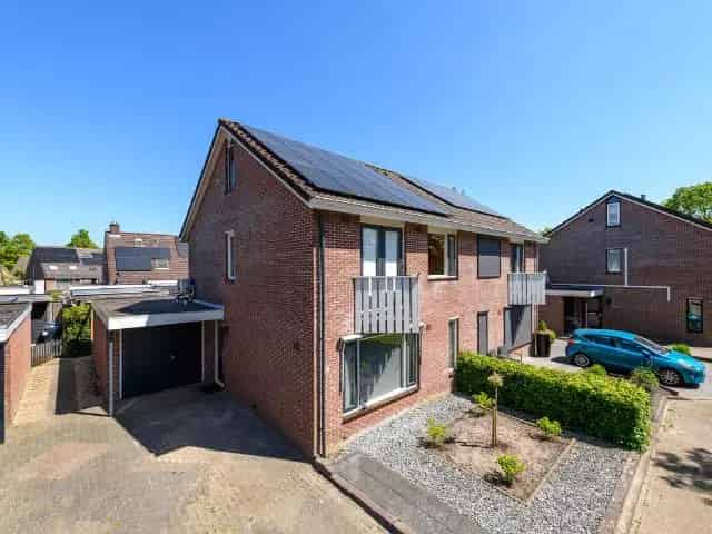 Ruime Twee Onder Een Kapwoning Joure