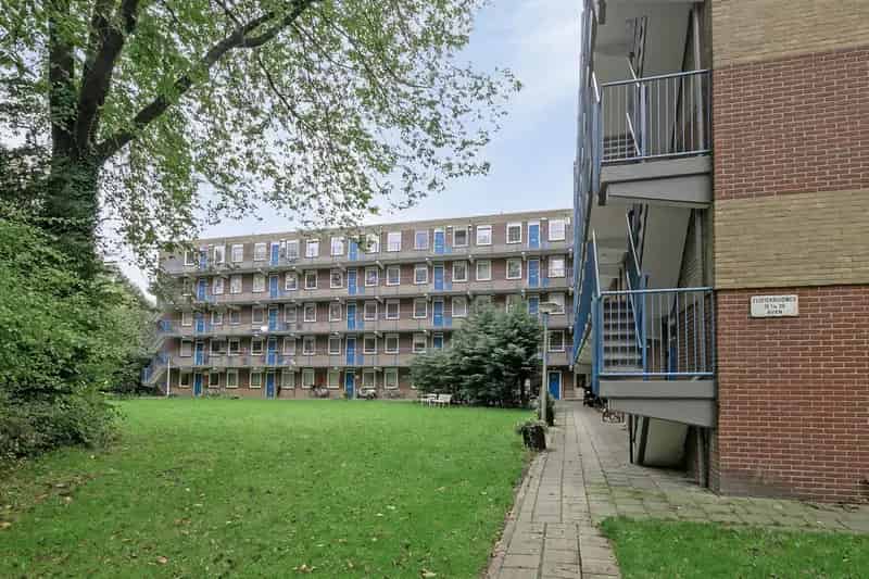 Gerenoveerd 4-kamer appartement nabij Amsterdam