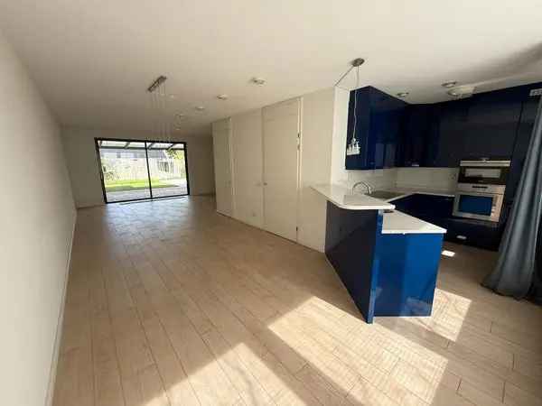 Ruime Tweekapper Veldhoven 4 Slaapkamers Moderne Keuken Garage Tuin