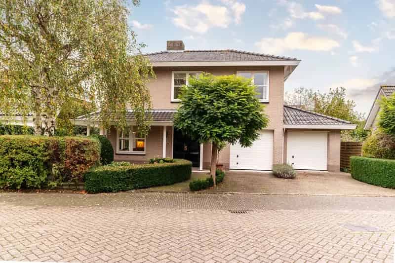 Vrijstaande Villa te Koop in Leidschendam De Rietvink