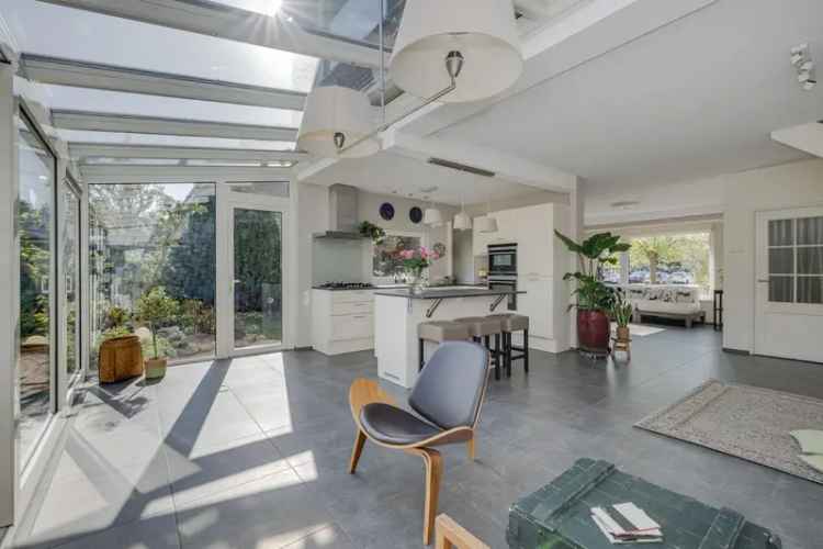 6-kamer Hoekwoning Boschgeest Voorschoten Garage Tuin
