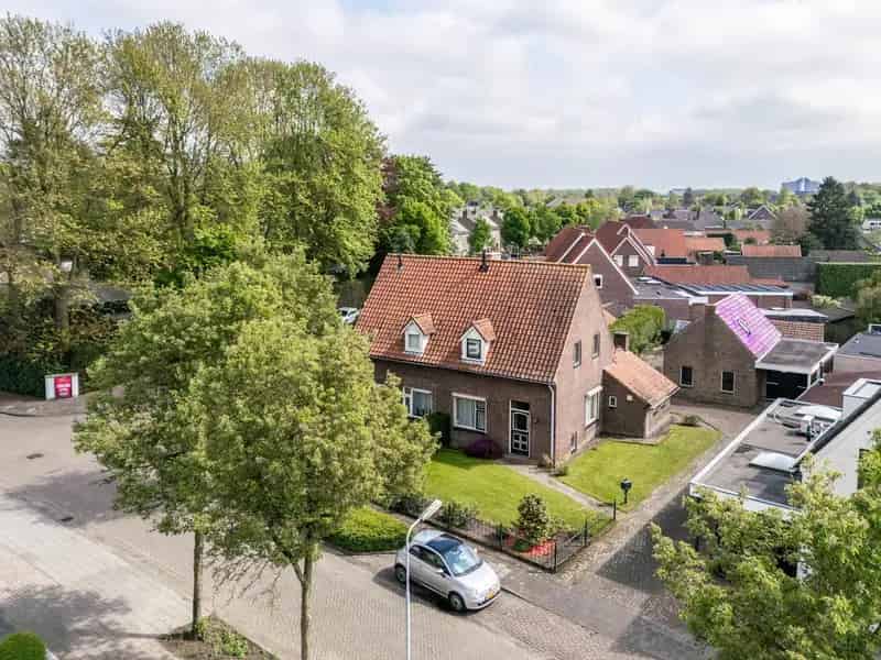 Tweekapper Empel Ruime Tuin Garage Bijgebouw