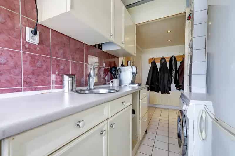 3-Kamer Hoekappartement met 2 Balkons te koop