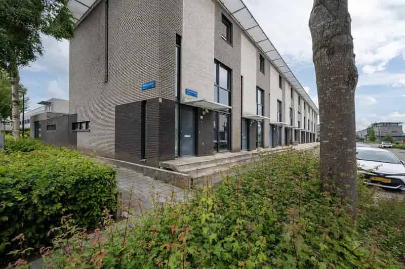 6 Slaapkamers 3 Badkamers  Gerenoveerde Woning Eilandenbuurt Almere