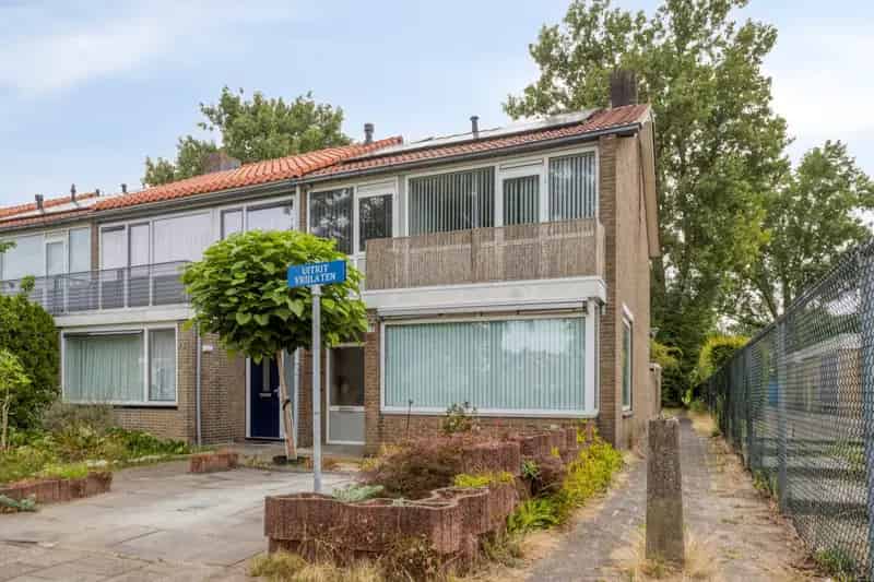 Ruime 5 Slaapkamer Eindwoning Breda Brabantpark