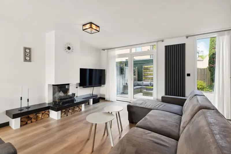 Ruime 4 Slaapkamer Twee Onder Een Kapwoning Almere Haven