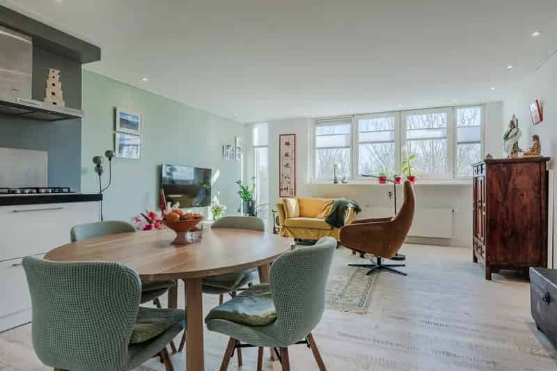 2 Kamer Appartement Haarlem: gerenoveerd, balkon, parkzicht