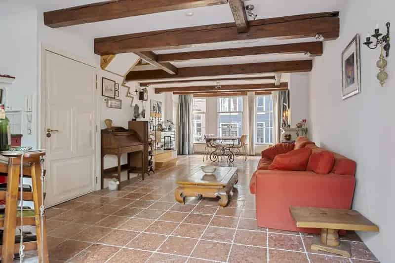 Amsterdam Centrum: Uniek 17e-eeuws Appartement 116m2 - 3 Slaapkamers