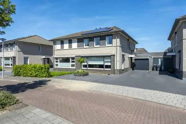 Huis Te Koop , 13, Biddlestraat, Sittard, Limburg