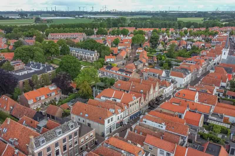 Belegging Brielle: Rijksmonumentaal pand met winkel en woonstudio's