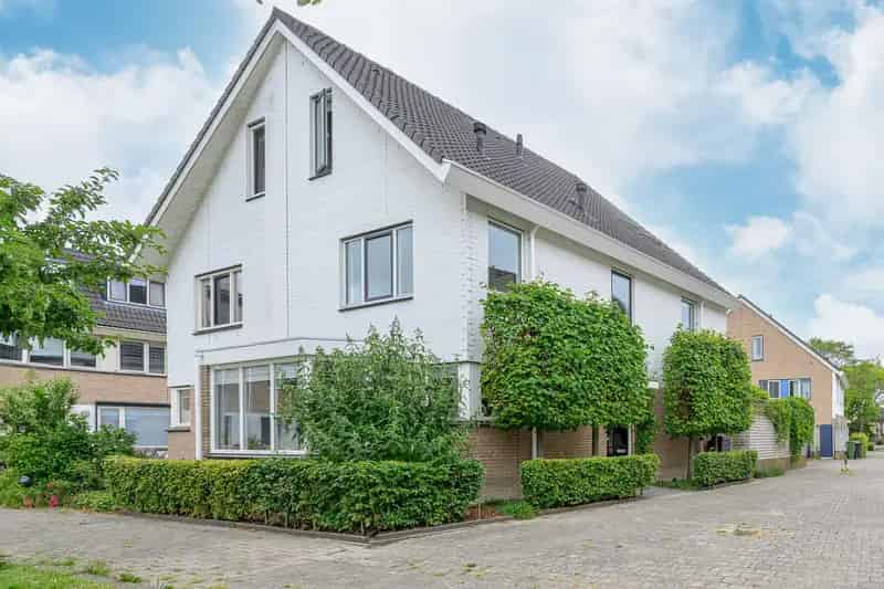 Huis te koop Hoorn  Ruime 2 1 kapwoning met 4 slaapkamers