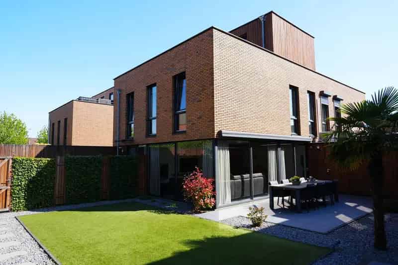 Moderne Tweekapper 5 Slaapkamers Luxe Keuken Dakterras