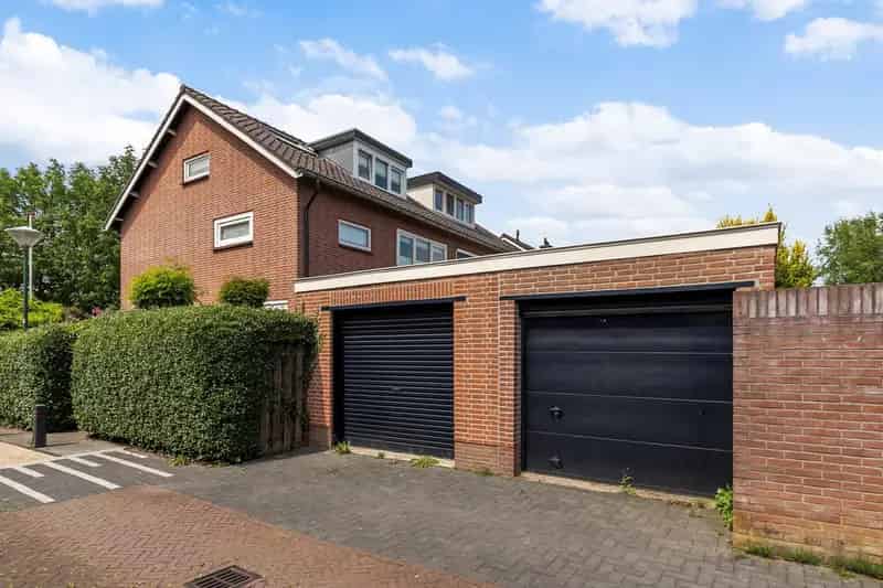 Huis te koop: Koningin Wilhelminastraat 9 3751 DD Bunschoten-Spakenburg 