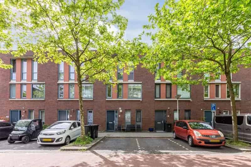 Ruime 6-kamer woning 130m2 te huur Amsterdam