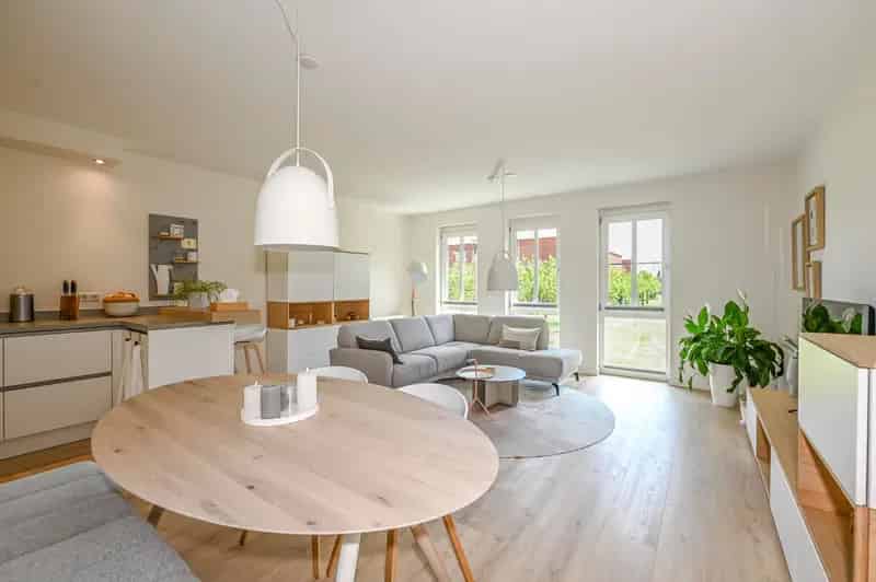 Modern 3 kamer appartement Nootdorp eigen parkeerplaats balkon