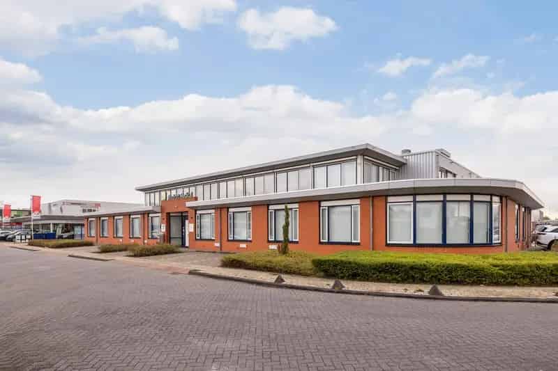 Kantoorruimte en Bedrijfshal te Huur Oostvoorne