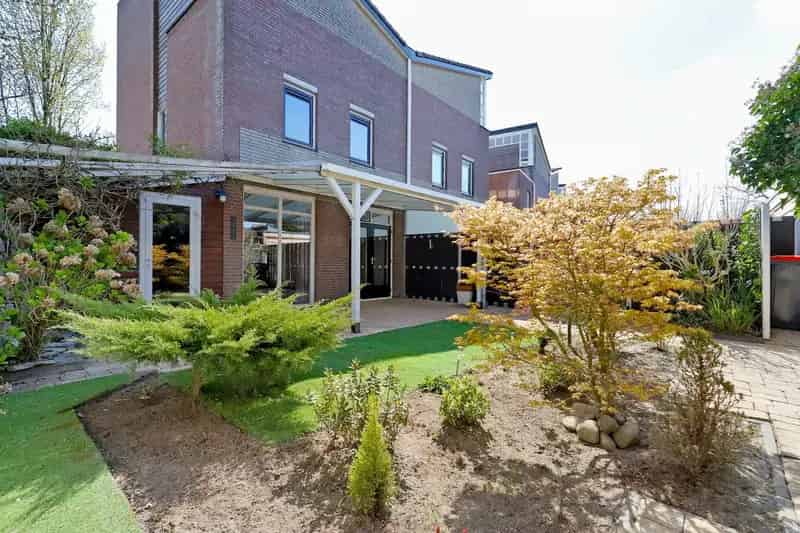 Te Koop Royale 2-onder-1-kapwoning Maaspoort 128m² 12 Zonnepanelen