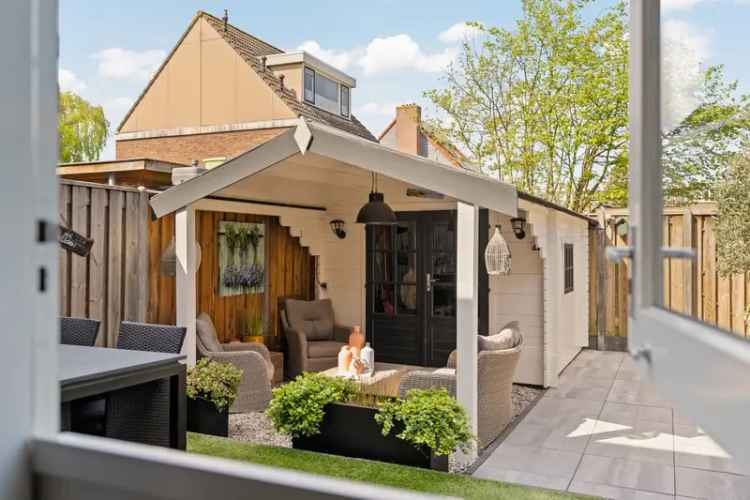 Huis te koop: Ring 195 3195 XE Pernis Rotterdam 