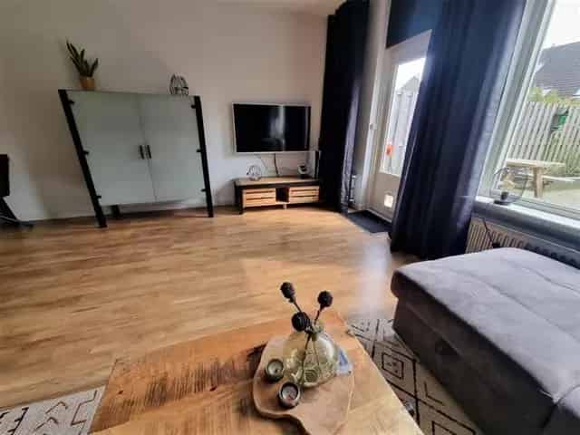 Eengezinswoning te huur Emmen 5 kamers 108m2