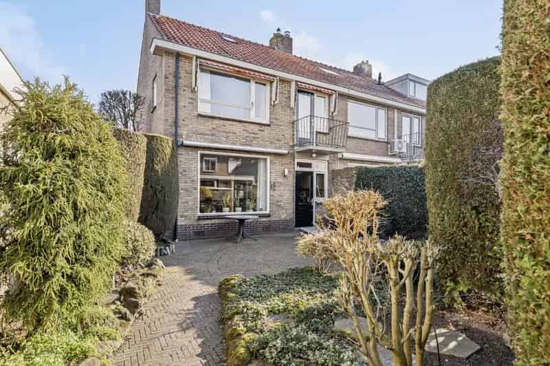 Hoekwoning te Kampen 3 slaapkamers Tuin Garage Oprit