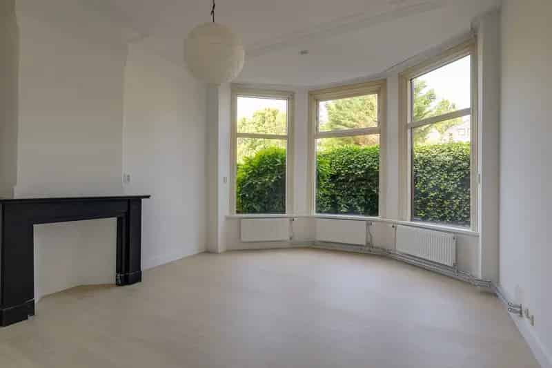 Leiden Centrum: Gelijkvloerse Studio Schelpenkade