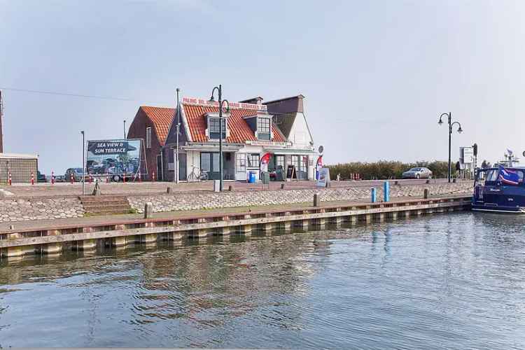 Bedrijfshal Volendam | Zoek bedrijfshallen te koop: Havendijkje 2 1131 EZ Volendam [funda in business]