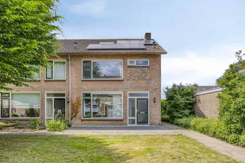 Huis te koop Alphen NB: Ruime woning met 3 slaapkamers en tuin