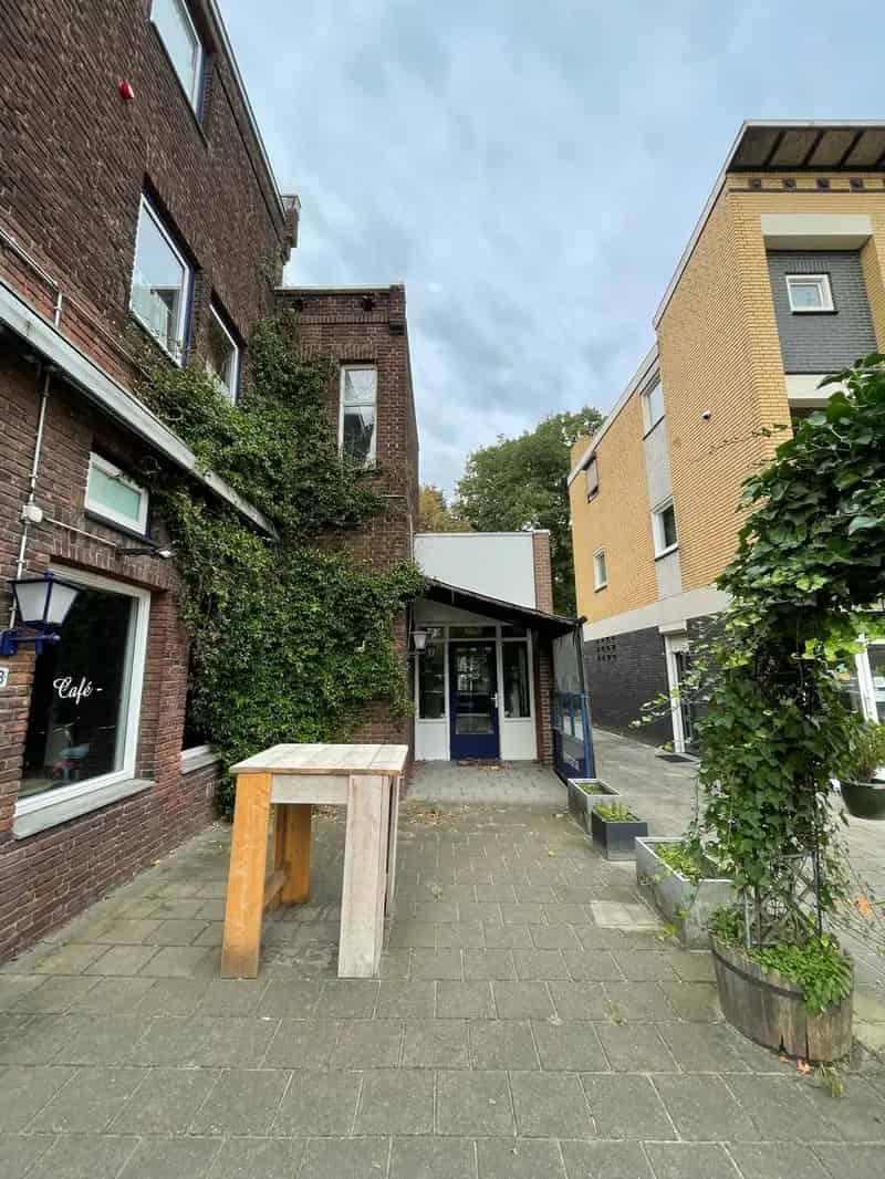 Te huur Cafe met Feestzaal en Bovenwoning Tegelen