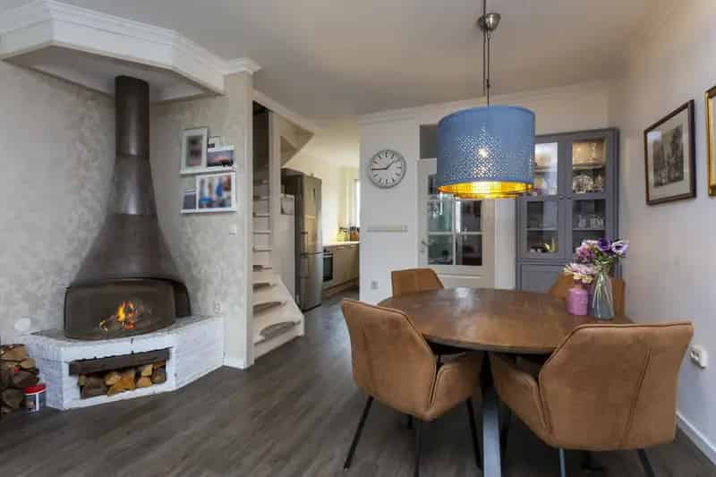 Tussenwoning Maarssen 4 slaapkamers tuin parkeerplaats