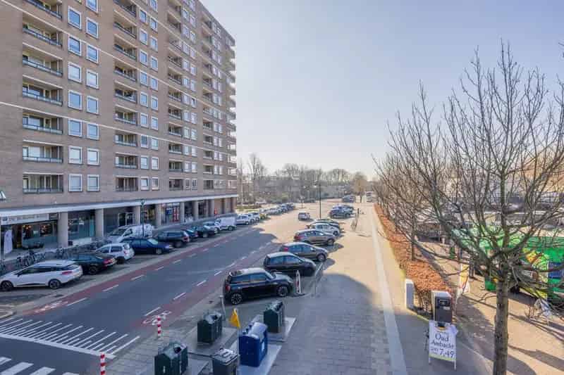 Appartement te koop Oegstgeest Ruim 3 kamer appartement met 2 balkons