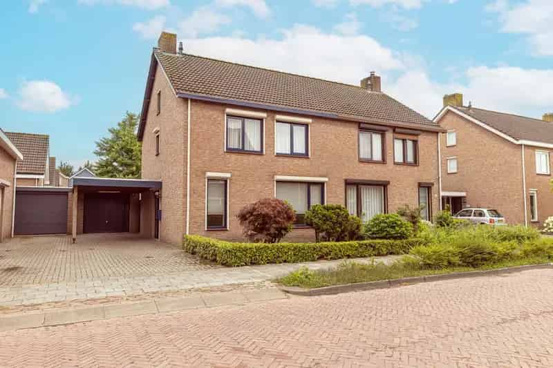 Twee Onder Een Kap Wernhout 4 slaapkamers Tuin Garage