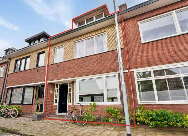 Jaren 30 Tussenwoning Venlo 4 slaapkamers 2 badkamers