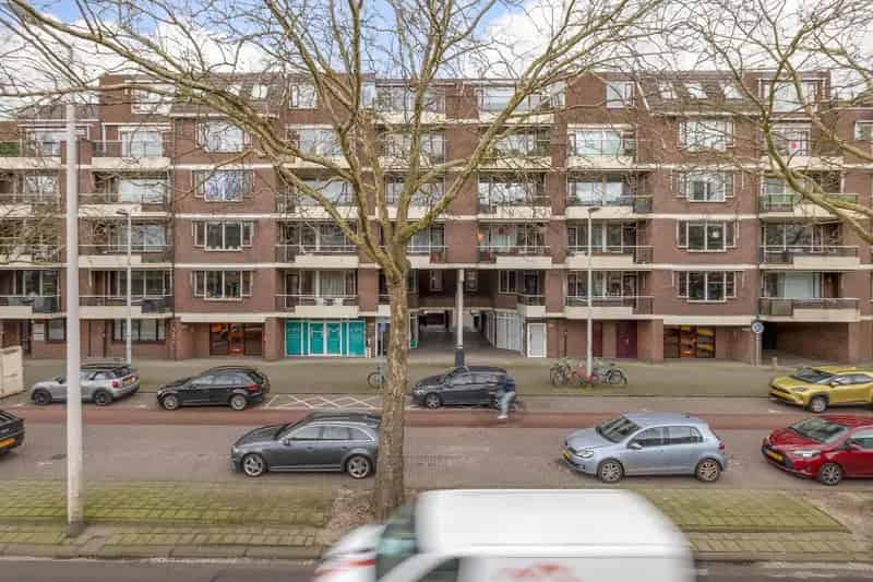 Ruim 4 Kamer Appartement Rotterdam Eigen Parkeerplaats