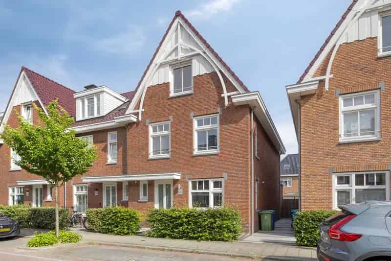 Moderne 5 Slaapkamer Gezinswoning Voorburg Nabij Centrum