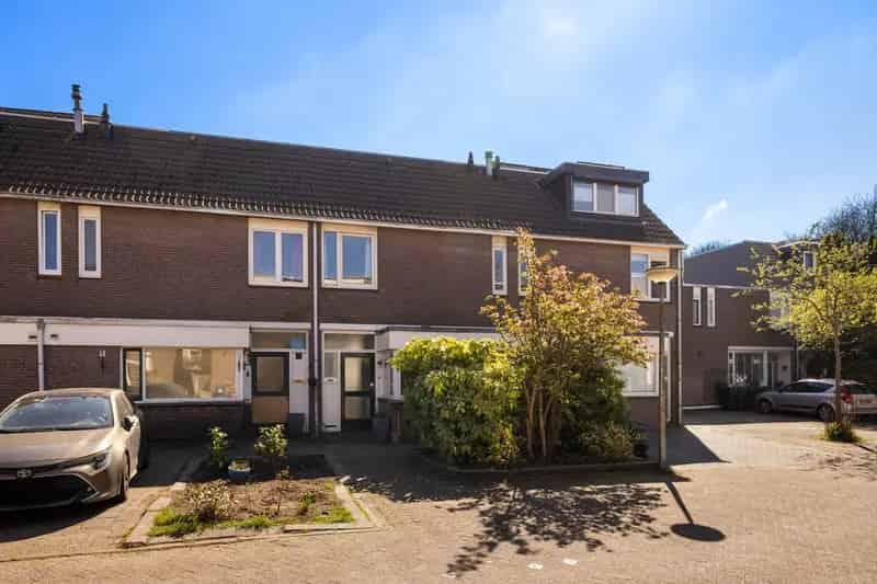 Huis te koop Diemen: 4-kamer woning met tuin