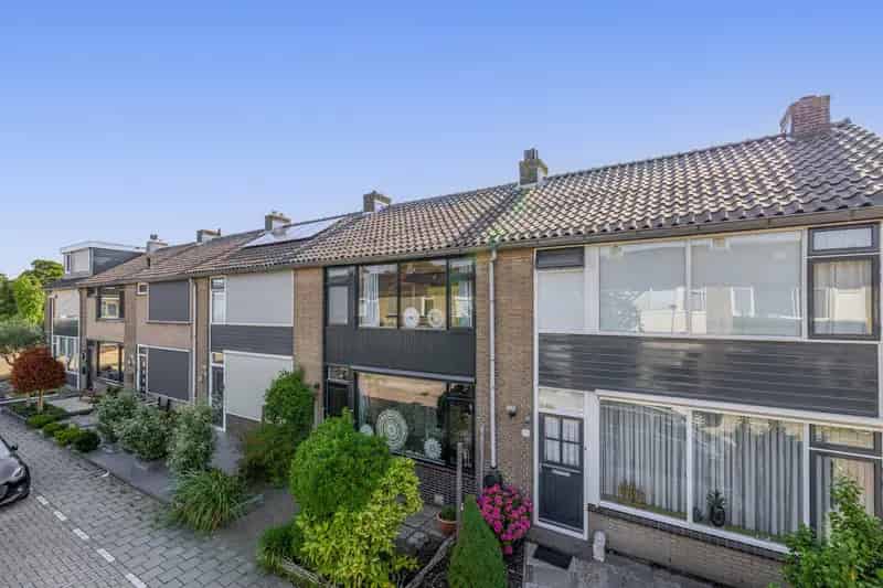 Tussenwoning Waddinxveen 3 slaapkamers uitbouw dakterras