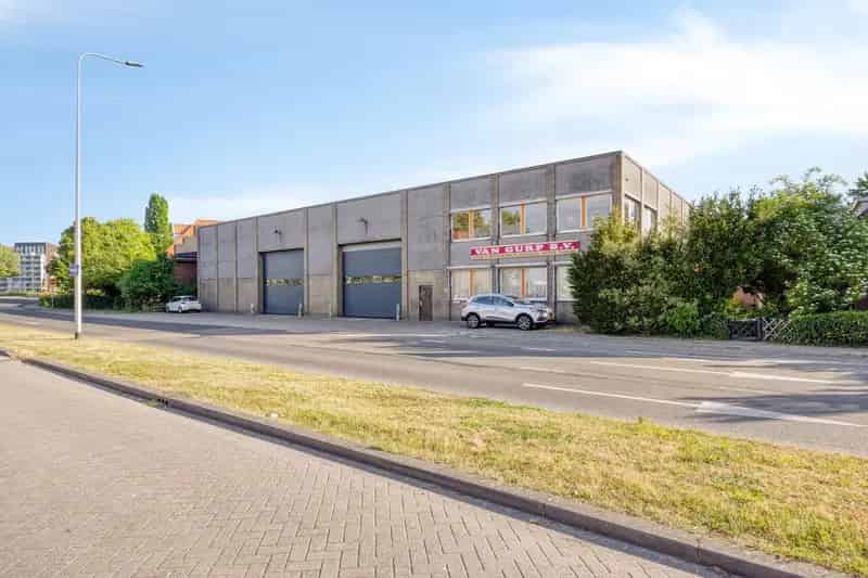 Bedrijfshal Deventer 1216 m² VVO te huur